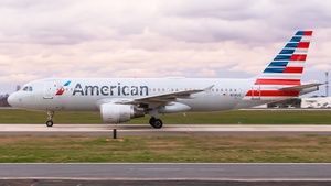 Photo of N118US - Airbus A320-214 operated by American Airlines