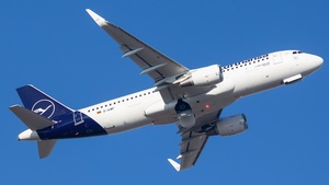 Photo of D-AIWF - Airbus A320-214 operated by Lufthansa
