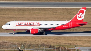 Photo of OE-LOF - Airbus A320-214 operated by Laudamotion