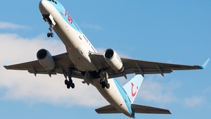 Photo of G-OOBN - Boeing 757-2G5 operated by TUI Airways