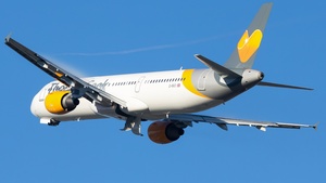 Photo of G-NIKO - Airbus A321-211 operated by Thomas Cook Airlines