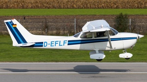Photo of D-EFLF - Cessna 172N Skyhawk II operated by Gaudl Flugzeug-Vermietung