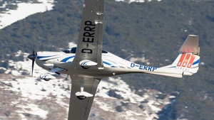 Photo of D-ERRP - Diamond DA40 Diamond Star TDI operated by fLY.UP