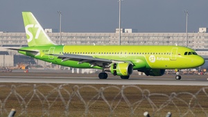 Photo of VQ-BDF - Airbus A320-214 operated by S7 Airlines