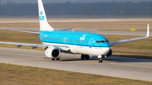 Photo of PH-BXU - Boeing 737-8BK operated by KLM Royal Dutch Airlines
