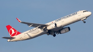 Photo of TC-JSG - Airbus A321-231 operated by Turkish Airlines