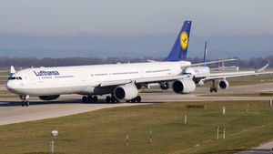 Photo of D-AIHT - Airbus A340-642 operated by Lufthansa