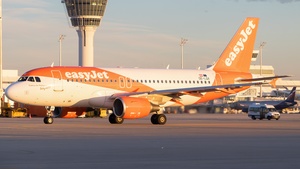 Photo of OE-LQX - Airbus A319-111 operated by easyJet Europe