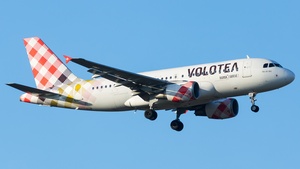 Photo of EC-MUC - Airbus A319-111 operated by Volotea