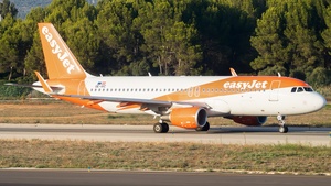 Photo of OE-IVC - Airbus A320-214 operated by easyJet Europe
