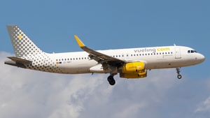 Photo of EC-MBT - Airbus A320-232 operated by Vueling