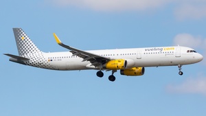Photo of EC-MHB - Airbus A321-231 operated by Vueling