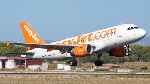Photo of G-EZNM - Airbus A319-111 operated by easyJet
