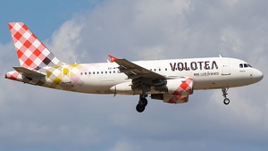 Photo of EC-MTB - Airbus A319-111 operated by Volotea