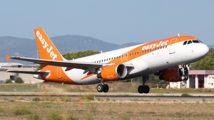 Photo of OE-IZB - Airbus A320-214 operated by easyJet Europe
