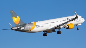 Photo of D-ATCB - Airbus A321-211 operated by Condor