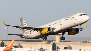 Photo of EC-MPV - Airbus A321-231 operated by Vueling