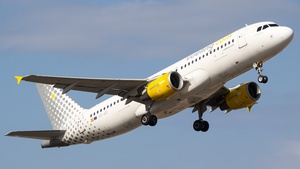 Photo of EC-JZI - Airbus A320-214 operated by Vueling