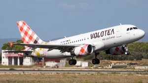 Photo of EC-MUT - Airbus A319-111 operated by Volotea