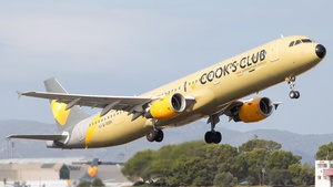 Photo of G-TCDV - Airbus A321-211 operated by Thomas Cook Airlines