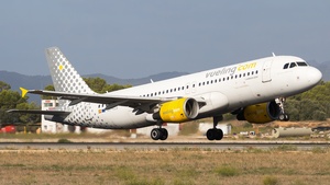 Photo of EC-KCU - Airbus A320-216 operated by Vueling