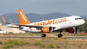 Photo of OE-IVL - Airbus A320-214 operated by easyJet Europe