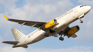 Photo of EC-MVE - Airbus A320-232 operated by Vueling