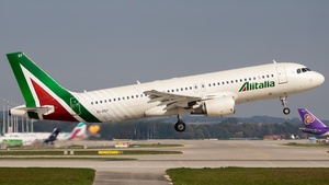 Photo of EI-DSY - Airbus A320-216 operated by Alitalia