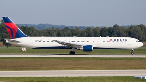 Photo of N832MH - Boeing 767-432(ER) operated by Delta Air Lines