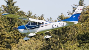 Photo of D-ERLI - Cessna 182T Skylane operated by Motorfliegerclub Warngau