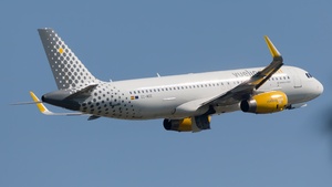 Photo of EC-MGE - Airbus A320-232 operated by Vueling