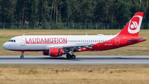 Photo of OE-LOE - Airbus A320-214 operated by Laudamotion