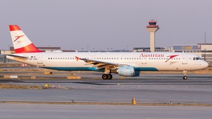 Photo of OE-LBD - Airbus A321-211 operated by Austrian Airlines