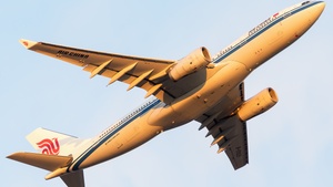 Photo of B-5925 - Airbus A330-243 operated by Air China