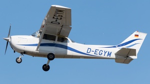 Photo of D-EGYM - Reims-Cessna F172M Skyhawk operated by AIRBUS Motorfluggruppe