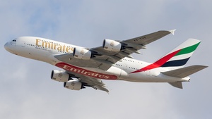 Photo of A6-EUO - Airbus A380-842 operated by Emirates