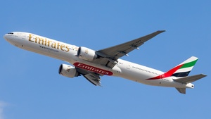 Photo of A6-EPY - Boeing 777-31H(ER) operated by Emirates