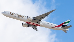 Photo of A6-EPW - Boeing 777-31H(ER) operated by Emirates