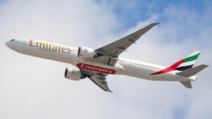 Photo of A6-EBU - Boeing 777-31H(ER) operated by Emirates