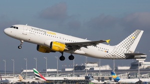 Photo of EC-HQJ - Airbus A320-214 operated by Vueling