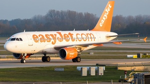 Photo of G-EZAK - Airbus A319-111 operated by easyJet