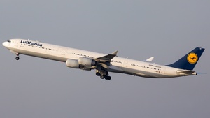 Photo of D-AIHF - Airbus A340-642 operated by Lufthansa