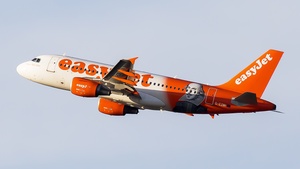 Photo of G-EZBI - Airbus A319-111 operated by easyJet
