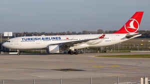 Photo of TC-LNA - Airbus A330-223 operated by Turkish Airlines