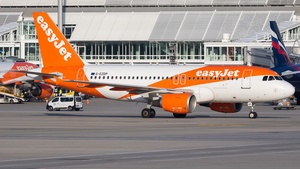 Photo of G-EZDP - Airbus A319-111 operated by easyJet