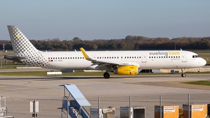 Photo of EC-MHS - Airbus A321-231 operated by Vueling