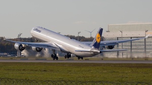 Photo of D-AIHC - Airbus A340-642 operated by Lufthansa