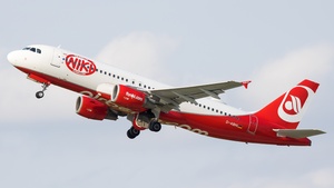 Photo of D-ABHI - Airbus A320-214 operated by Air Berlin (opb Niki)