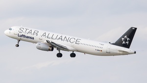 Photo of D-AIRW - Airbus A321-131 operated by Lufthansa