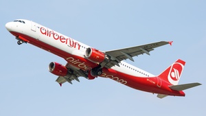 Photo of OE-LCS - Airbus A321-211 operated by Air Berlin (opb Niki)